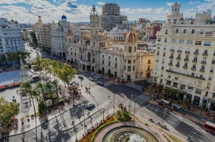 Amplio Estudio en Valencia